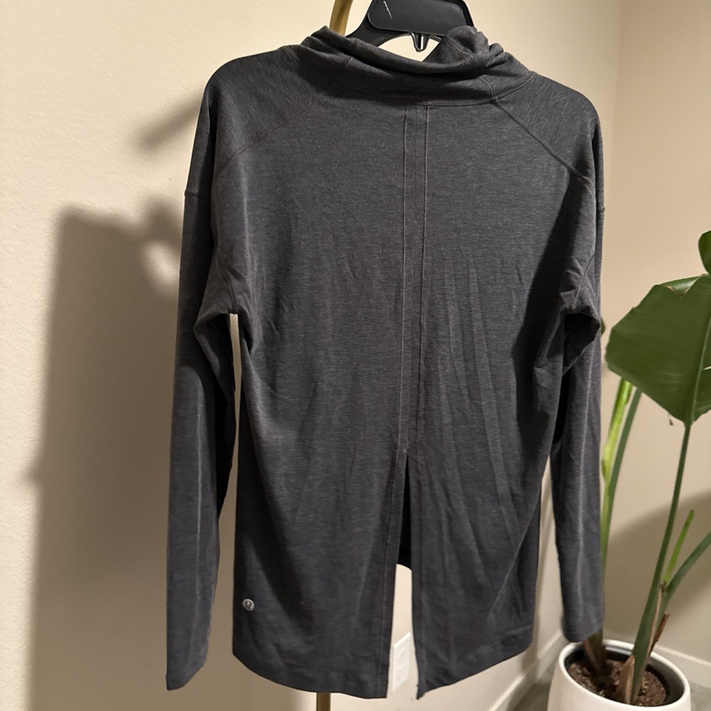 Lululemon Women's Long Sleeve Top - Picture 4 of 5